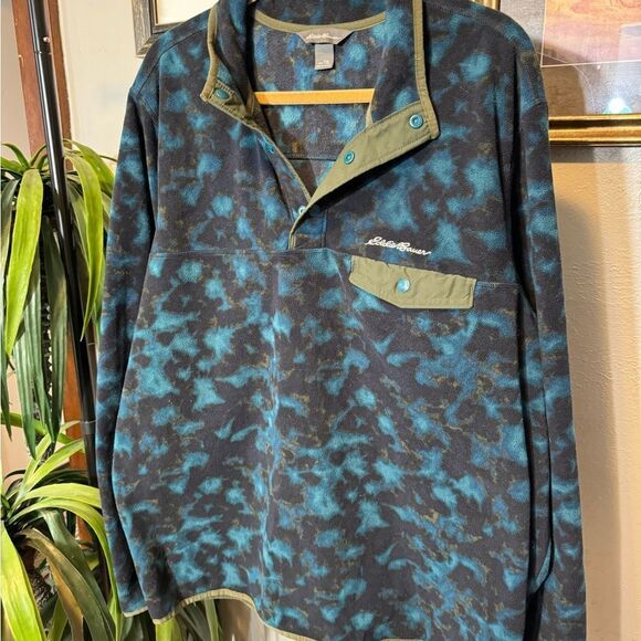 Eddie Bauer T Snap Printed Fleece - Picture 2 of 7
